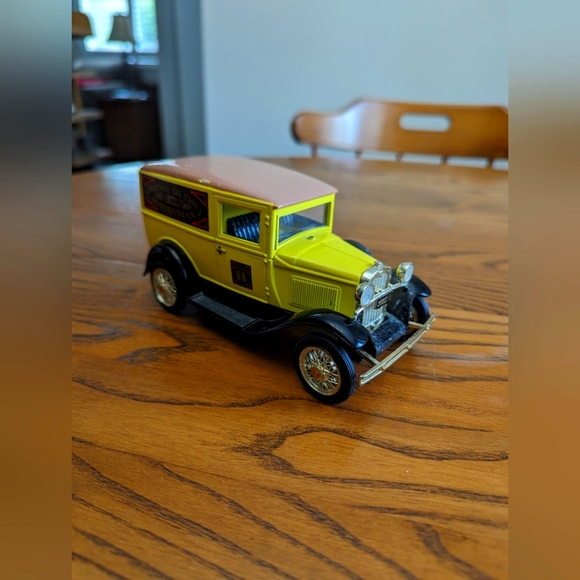 Die Cast .Ford Model A. Home of the Handyman. Home Hardware advertising. EUC. - Picture 1 of 8